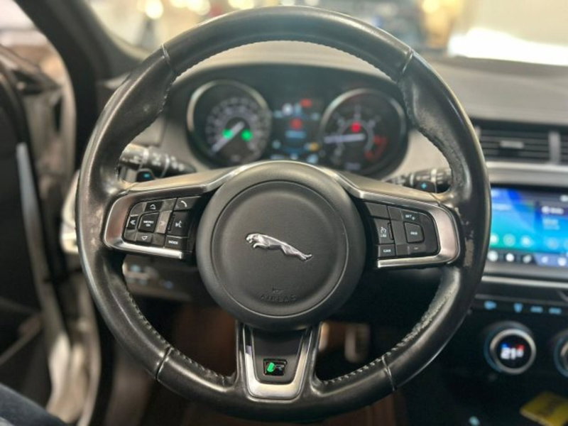 Jaguar E-Pace usata a Modena (15)