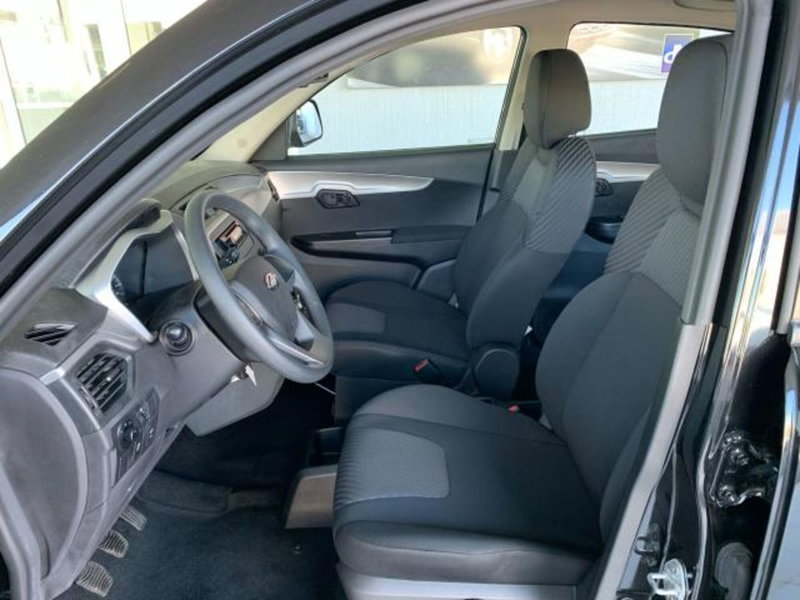 Mahindra KUV100 nuova a Trieste (10)