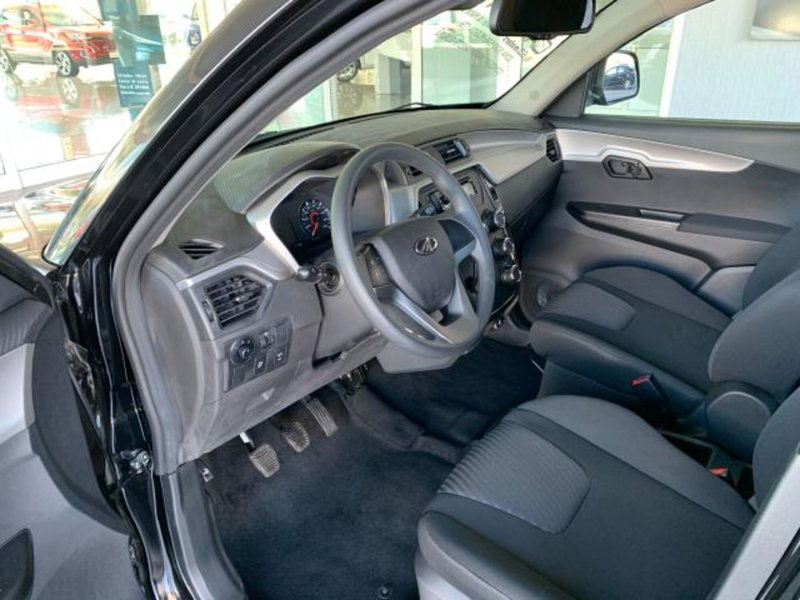 Mahindra KUV100 nuova a Trieste (11)