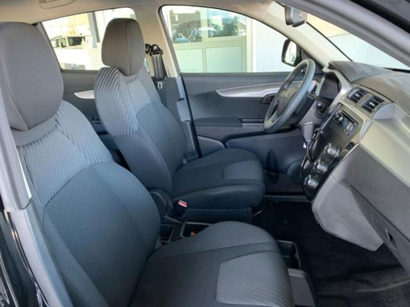 Mahindra KUV100 nuova a Trieste (13)