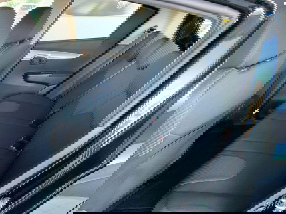 Mahindra KUV100 nuova a Trieste (14)