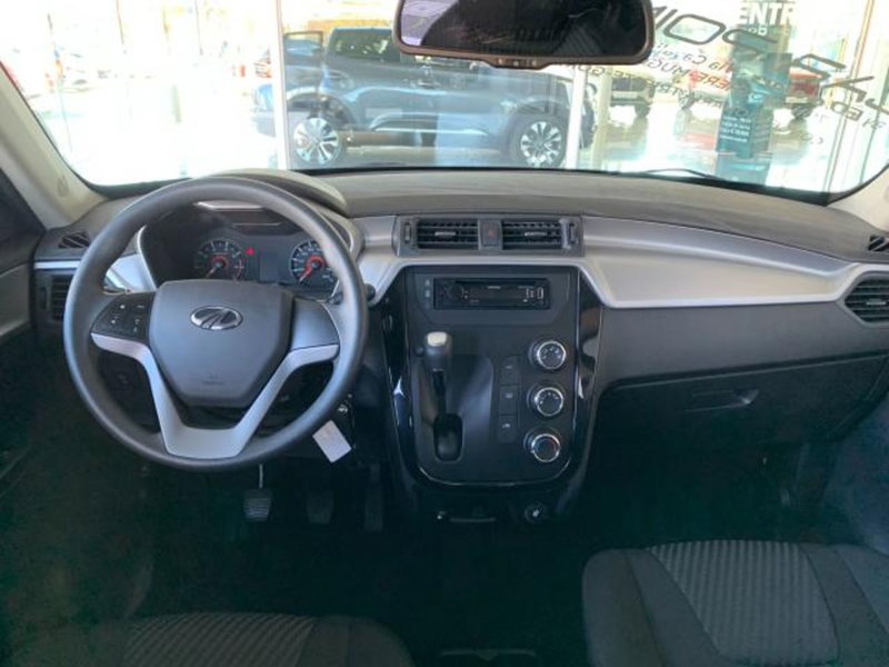 Mahindra KUV100 nuova a Trieste (9)