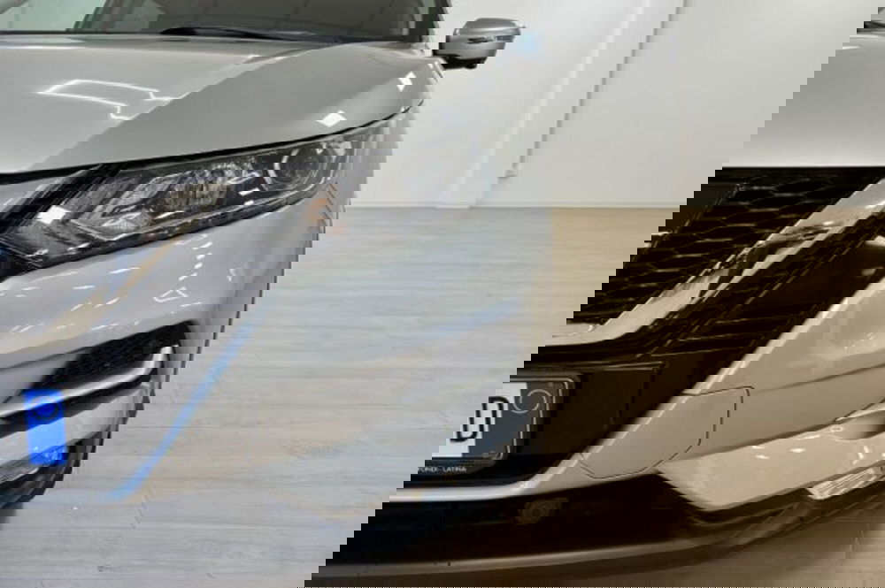 Nissan Qashqai usata a Latina (12)