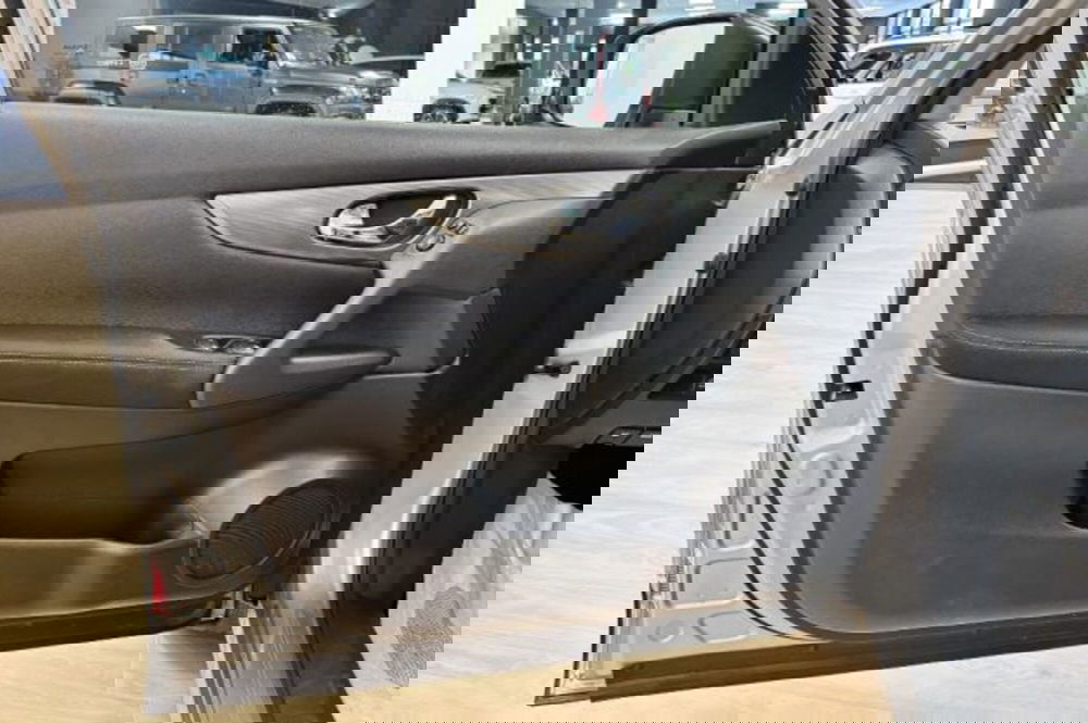 Nissan Qashqai usata a Latina (13)