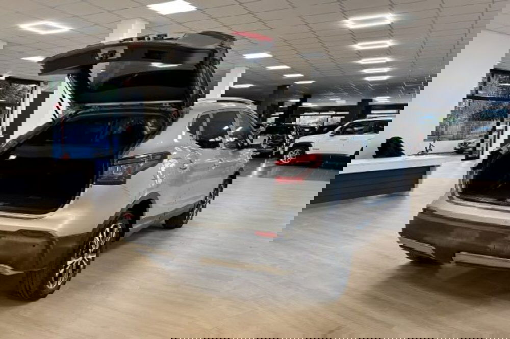 Nissan Qashqai usata a Latina (7)