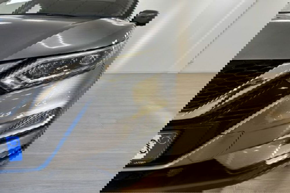 Nissan Qashqai usata a Latina (11)