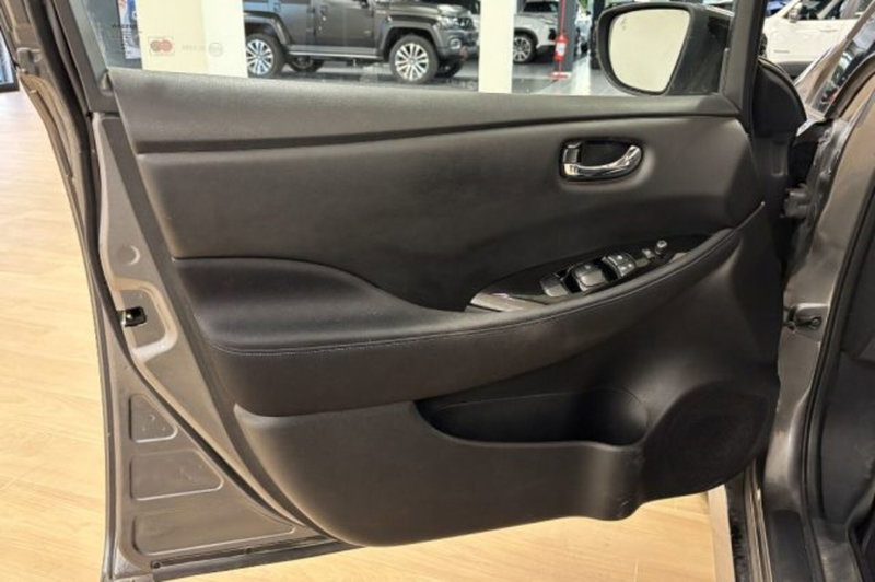 Nissan Leaf usata a Latina (12)