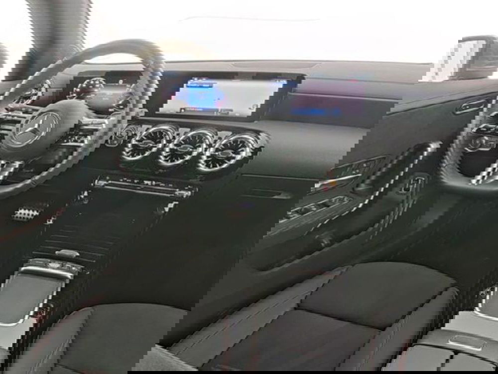 Mercedes-Benz CLA Shooting Brake usata a Milano (7)