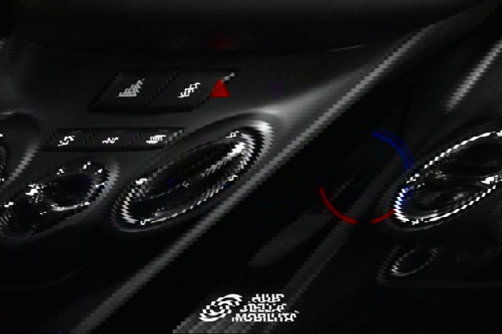 Peugeot 208 usata a Perugia (12)