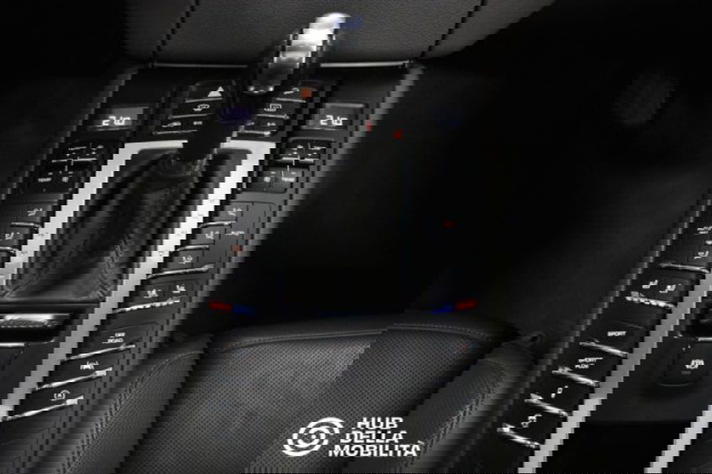 Porsche Macan usata a Perugia (12)