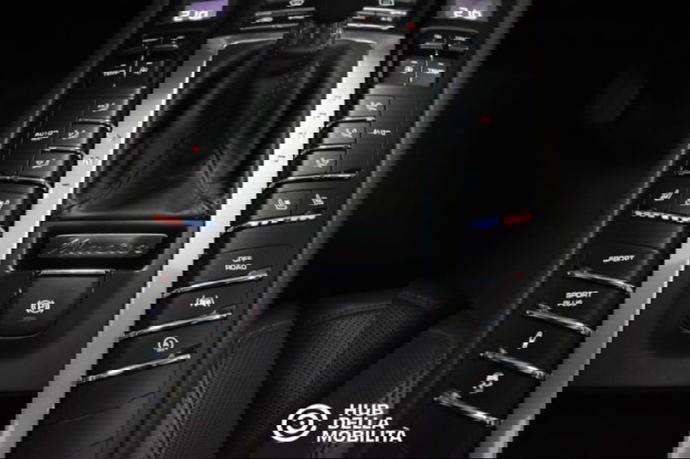 Porsche Macan usata a Perugia (13)