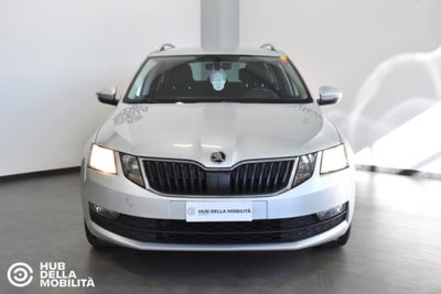 Skoda Octavia Station Wagon 1.5 G-TEC DSG Wagon Ambition del 2020 usata a Foligno