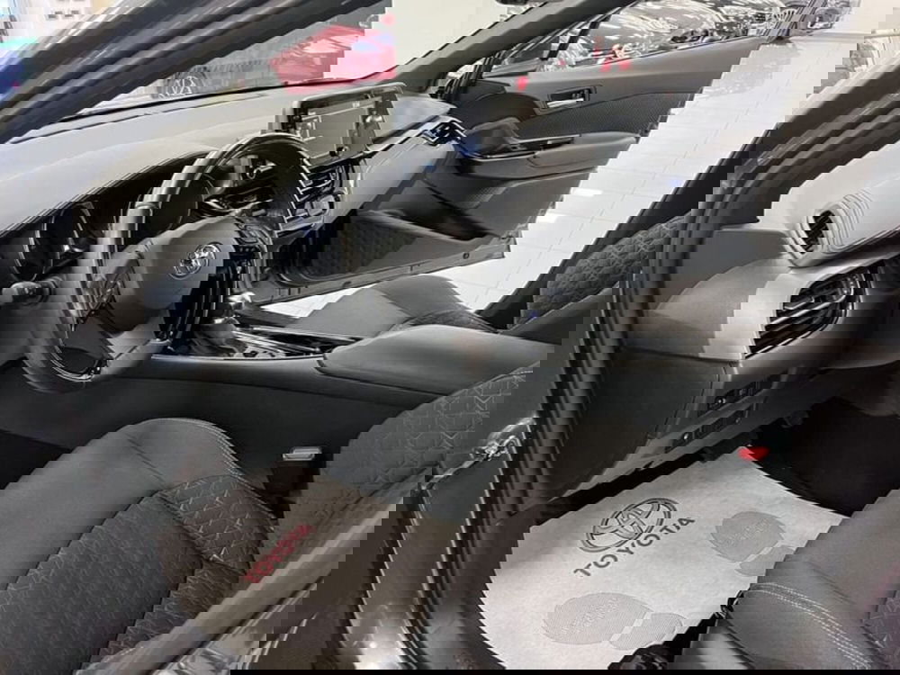 Toyota Toyota C-HR usata a Prato (7)