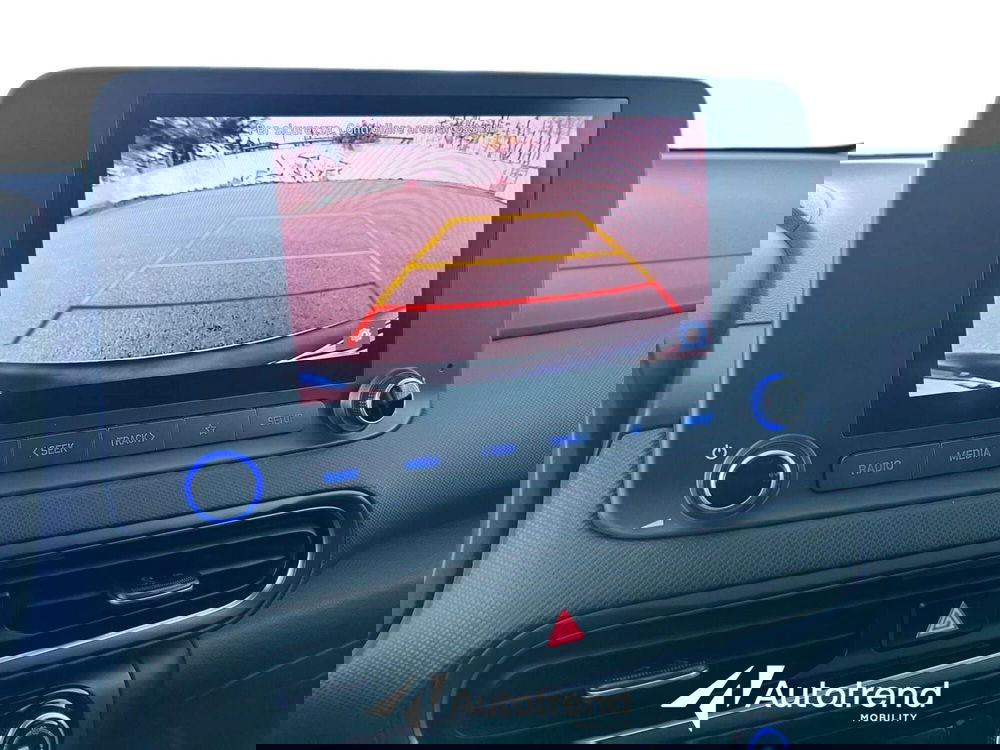 Hyundai Kona usata a Bari (11)