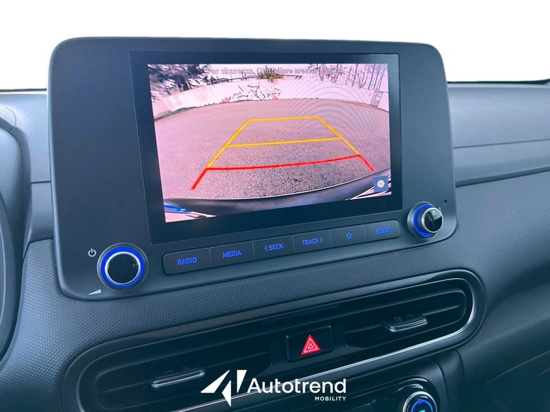 Hyundai Kona usata a Bari (11)