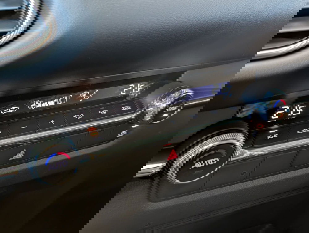 Mazda CX-30 nuova a Napoli (11)