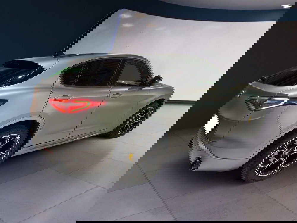 Alfa Romeo Stelvio usata a Torino (4)