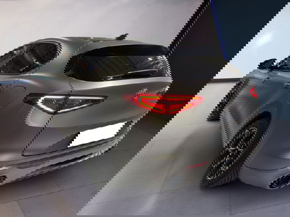 Alfa Romeo Stelvio usata a Torino (6)