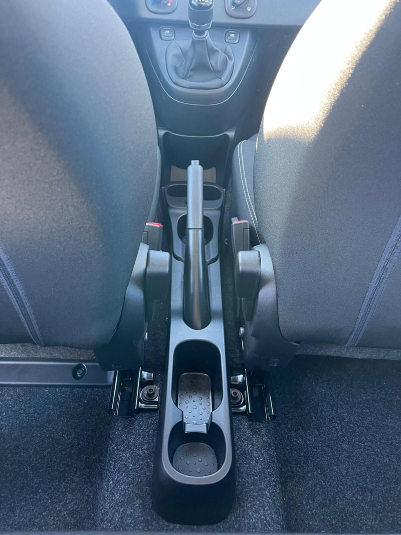 Fiat Panda Cross nuova a Milano (18)