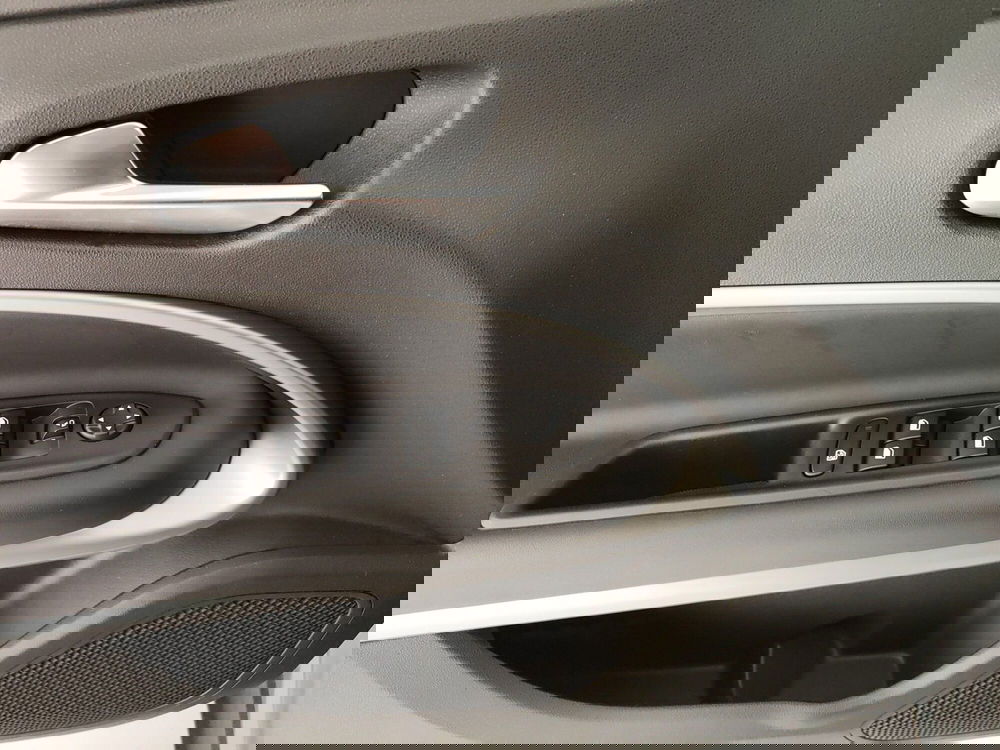 Jeep Avenger usata a Caserta (17)