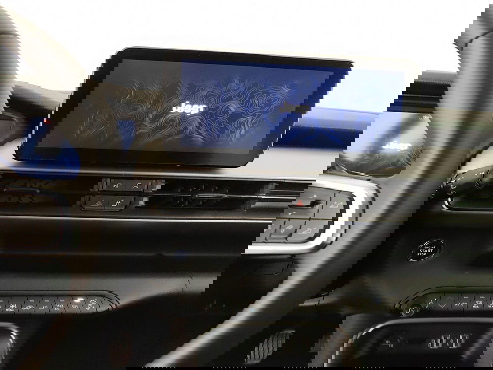 Jeep Avenger usata a Caserta (19)