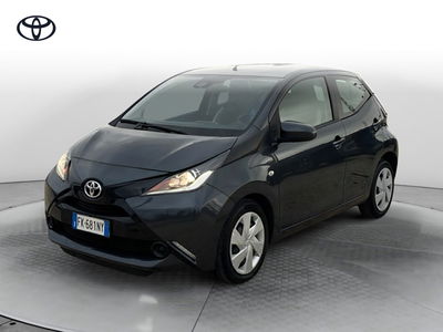 Toyota Aygo 1.0 VVT-i 69 CV 5 porte x-play TSS del 2017 usata a Misterbianco