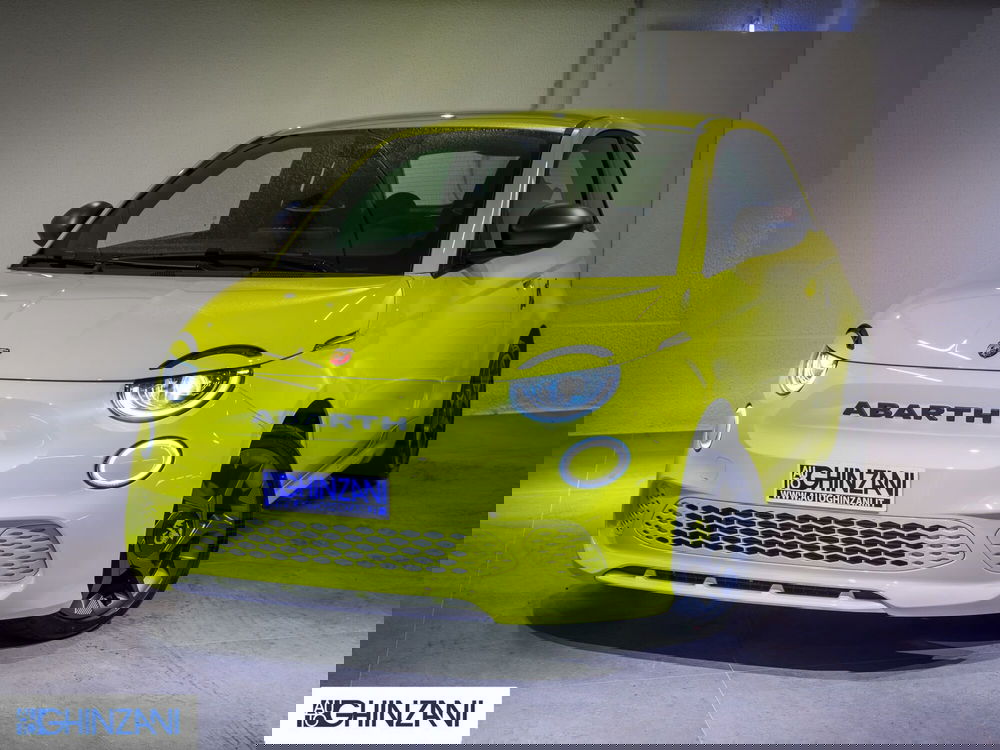 Abarth 500e Cabrio nuova a Bergamo