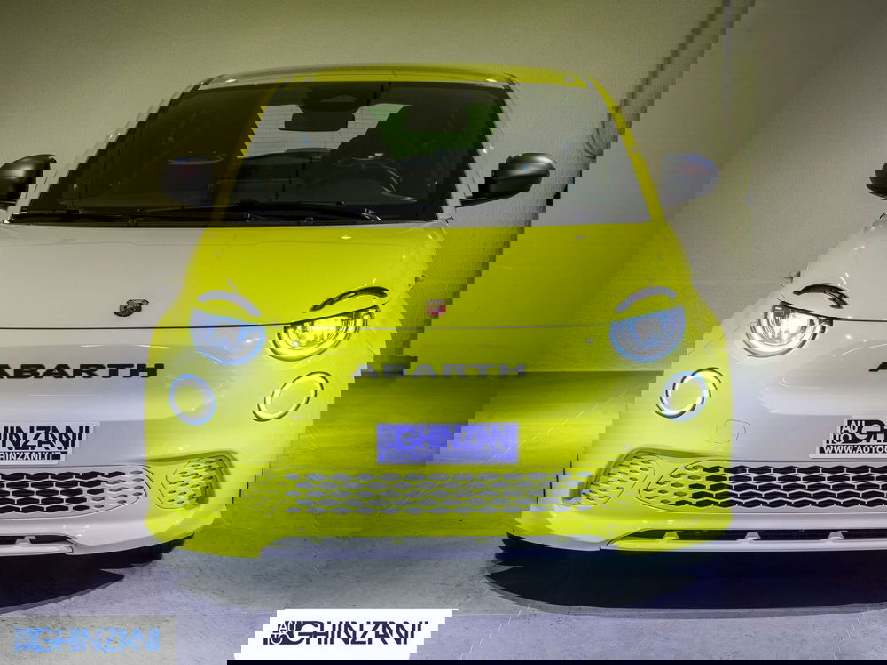 Abarth 500e Cabrio nuova a Bergamo (3)