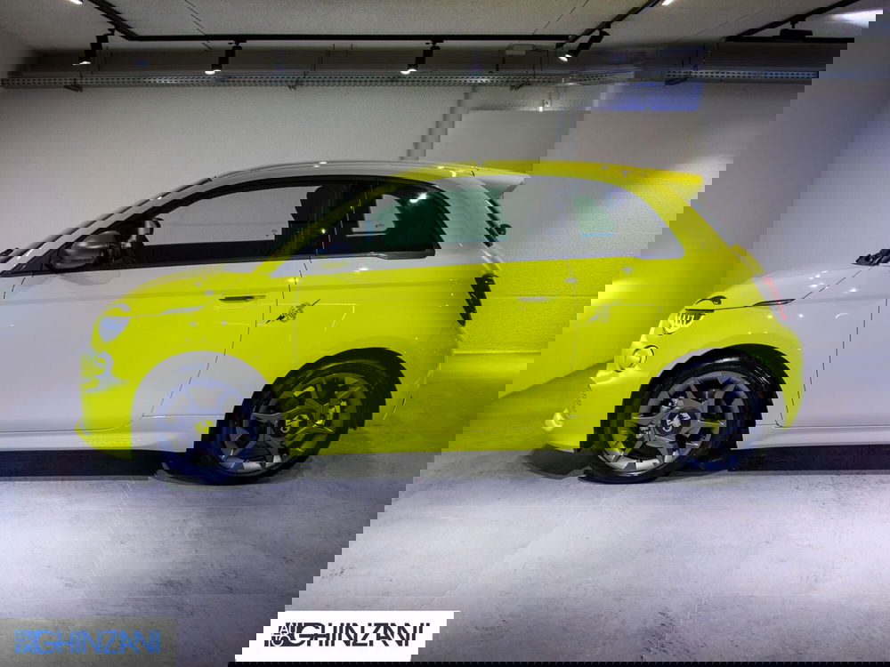 Abarth 500e Cabrio nuova a Bergamo (4)