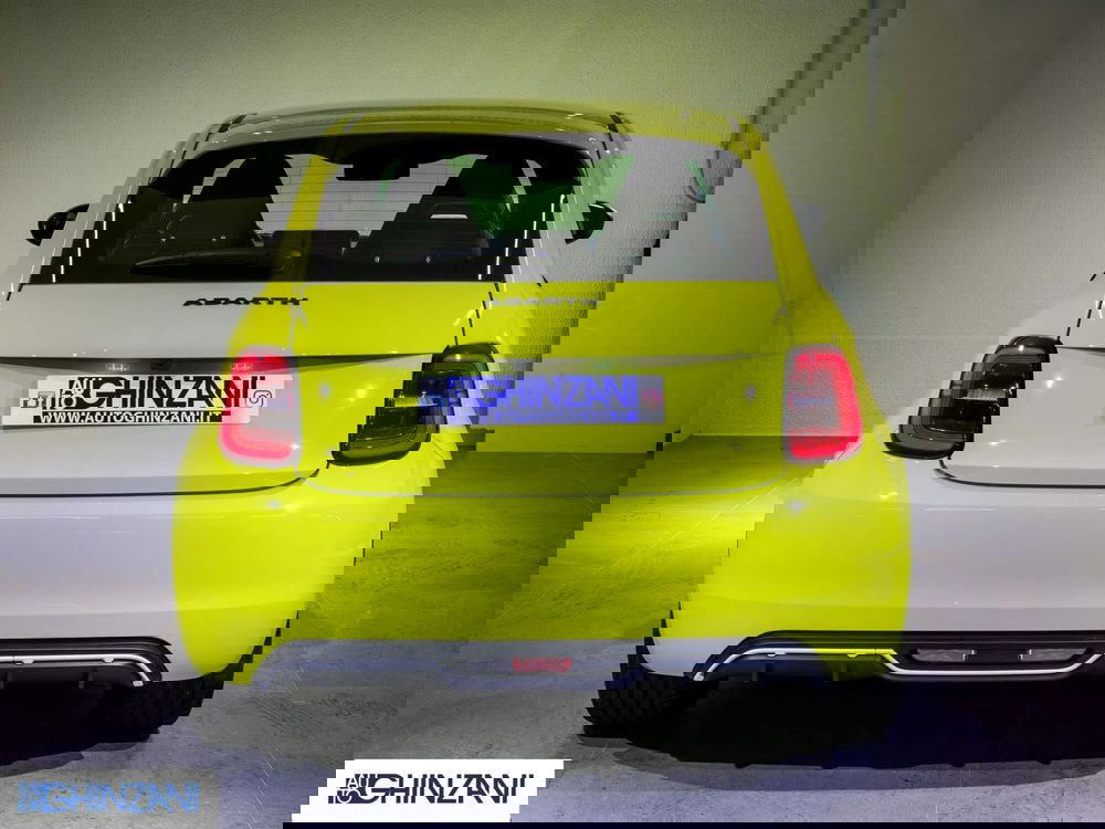 Abarth 500e Cabrio nuova a Bergamo (5)