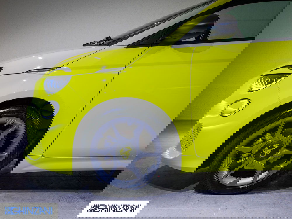 Abarth 500e Cabrio nuova a Bergamo (8)
