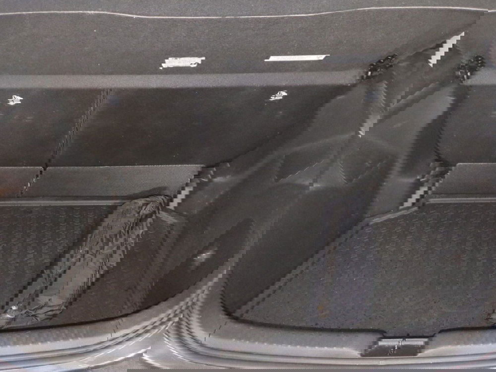 Toyota Yaris usata a Milano (10)