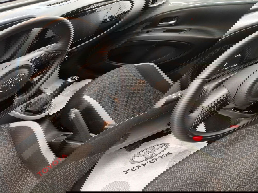 Toyota Aygo X usata a Roma (11)