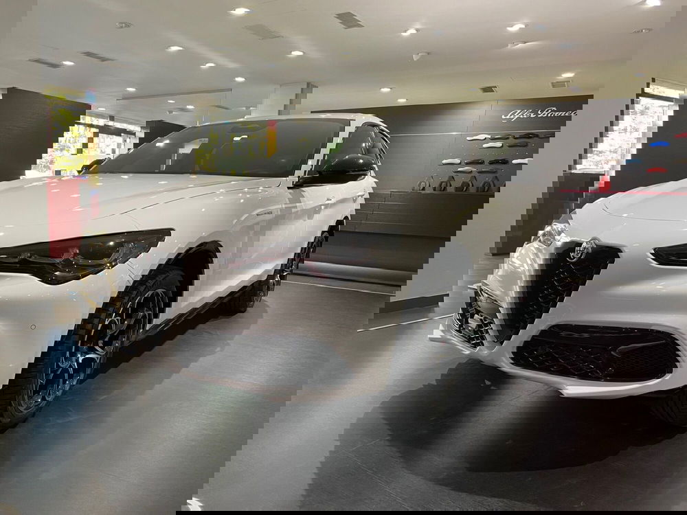 Alfa Romeo Stelvio nuova a Reggio Emilia