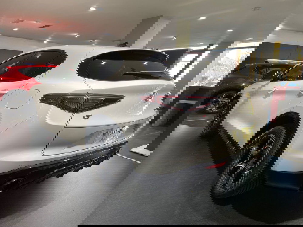 Alfa Romeo Stelvio nuova a Reggio Emilia (3)
