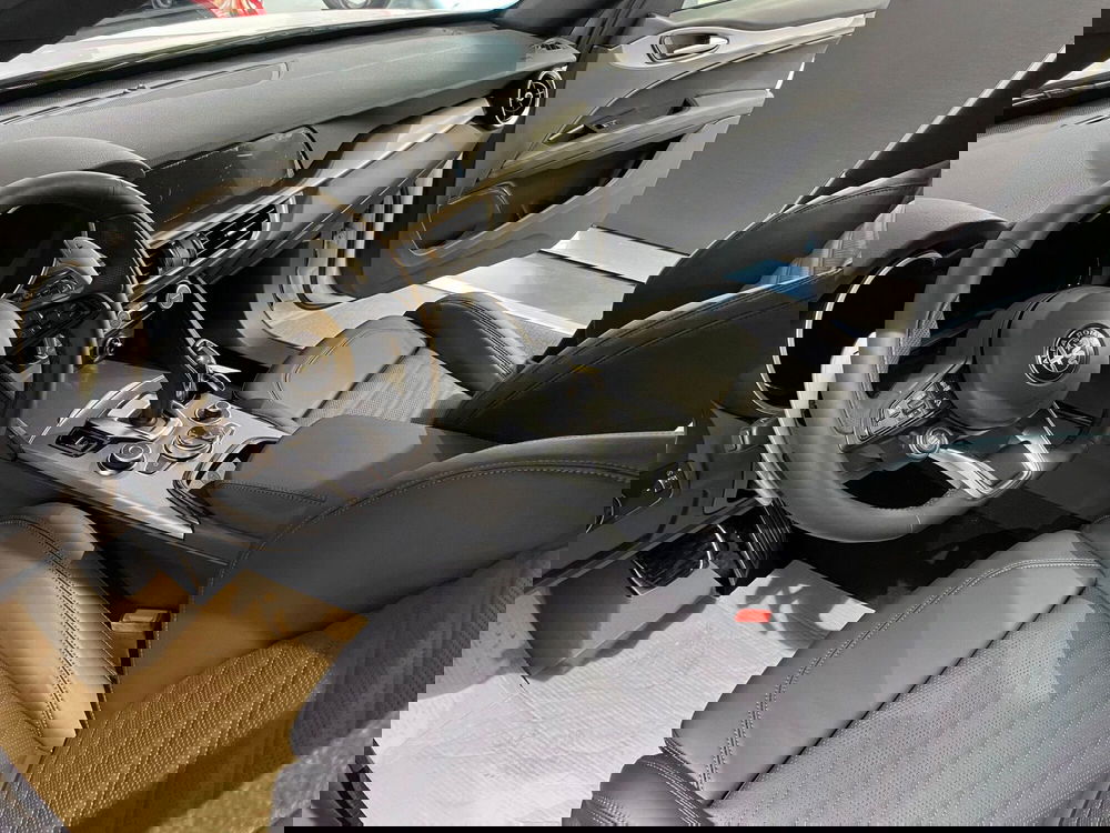 Alfa Romeo Stelvio nuova a Reggio Emilia (6)