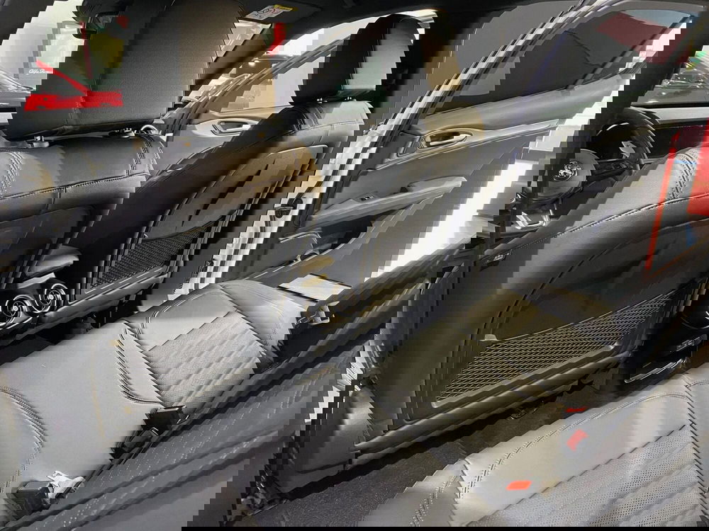 Alfa Romeo Stelvio nuova a Reggio Emilia (9)