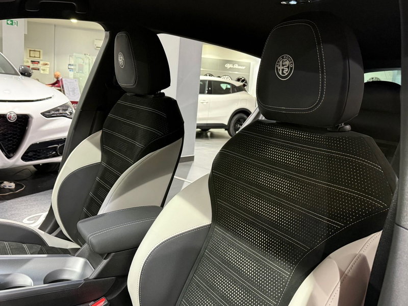 Alfa Romeo Tonale nuova a Reggio Emilia (9)