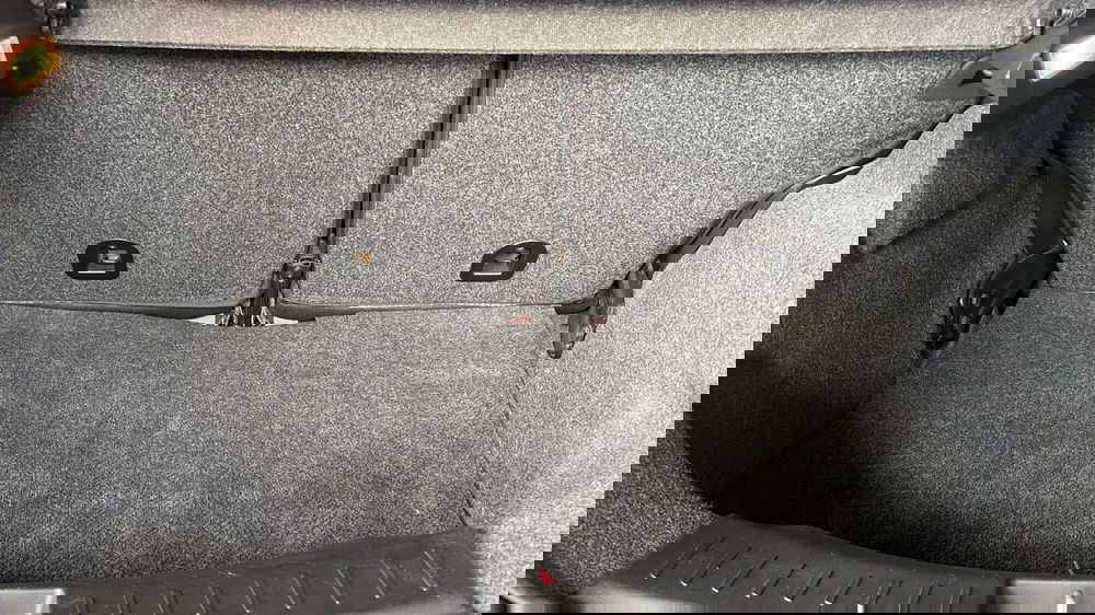 Lancia Ypsilon usata a Catania (9)