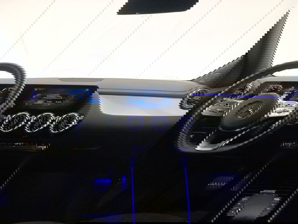 Mercedes-Benz EQA usata a Bari (10)