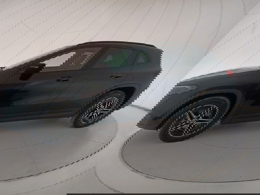 Mercedes-Benz EQA usata a Bari (2)