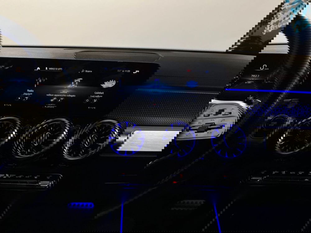 Mercedes-Benz EQB usata a Milano (14)