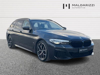 BMW Serie 5 Touring 520d 48V xDrive  Msport del 2022 usata a Bari