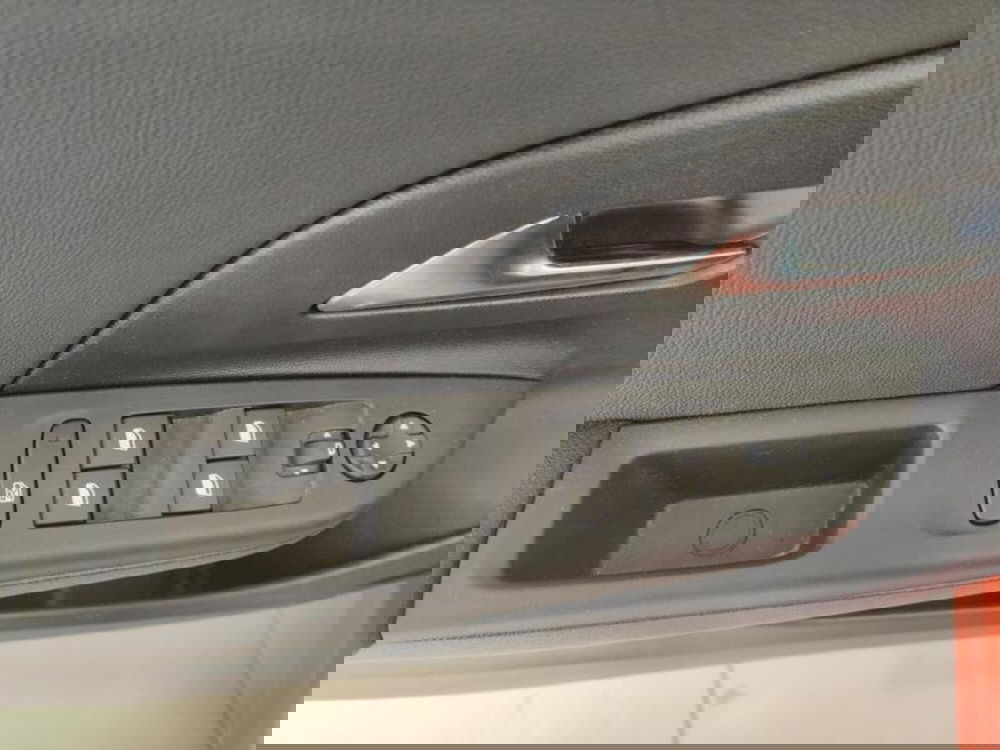 Opel Corsa usata a Genova (12)