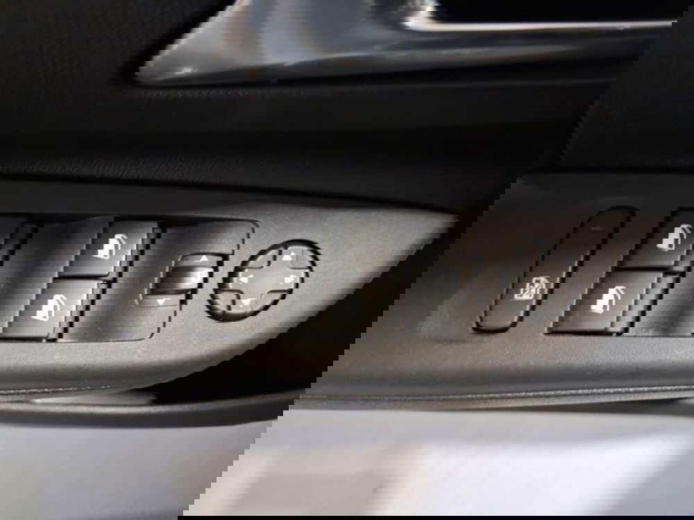 Opel Corsa usata a Genova (12)