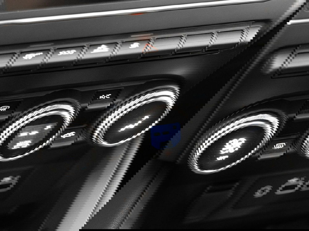 Mitsubishi Colt nuova a Prato (12)