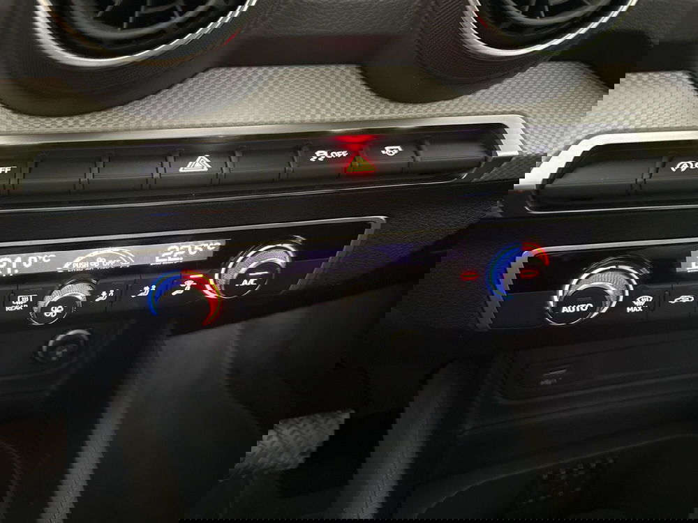 Audi Q2 usata a Napoli (16)