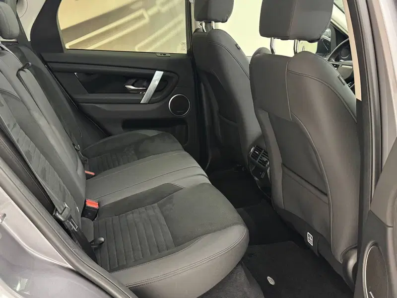 Land Rover Discovery Sport usata a Savona (5)