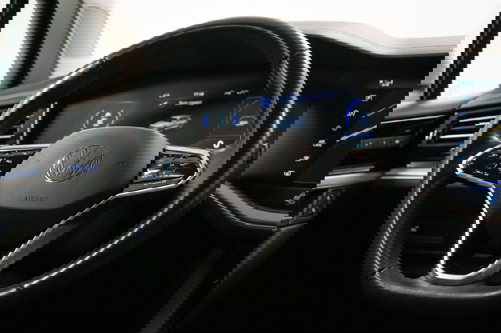 Volkswagen Touareg usata a Varese (12)