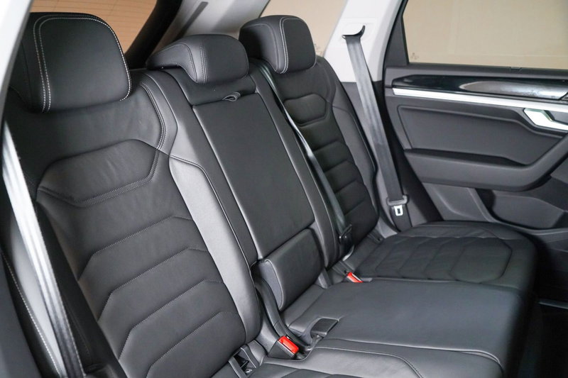 Volkswagen Touareg usata a Varese (14)